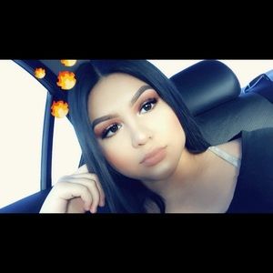 Meet your Posher, Valeria